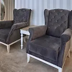 萨隆尼卡套房酒店