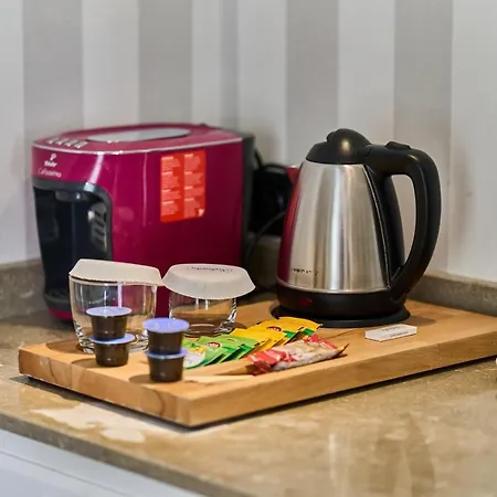 Salonika מלון 2*