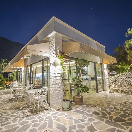 Отель Salonika 2*